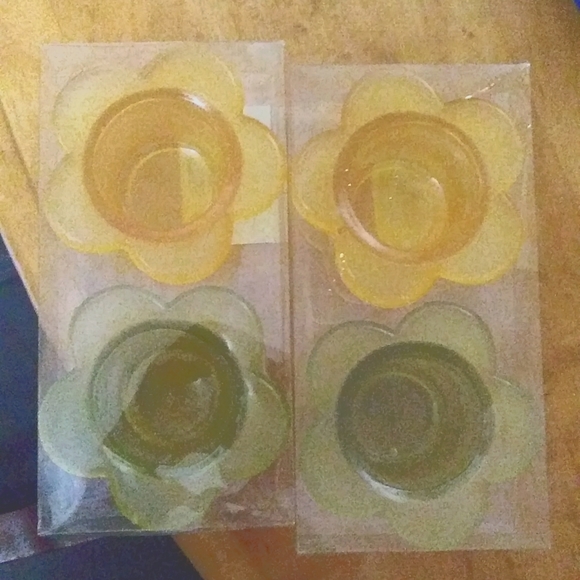 BNWT 2 SETS OF Flower Candle Holders - Picture 1 of 3